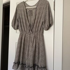 Sienna Sky Women’s Short Puff Sleeve Midi Dress. Size S.